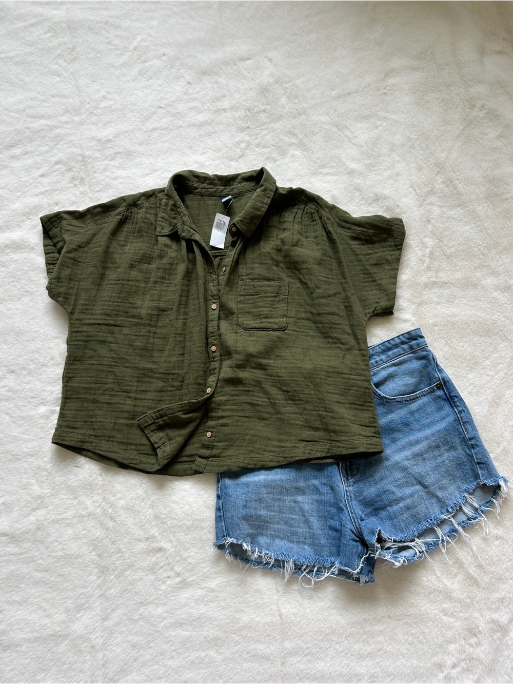 Old Navy Olive Green Short-Sleeve Button-Front Shirt